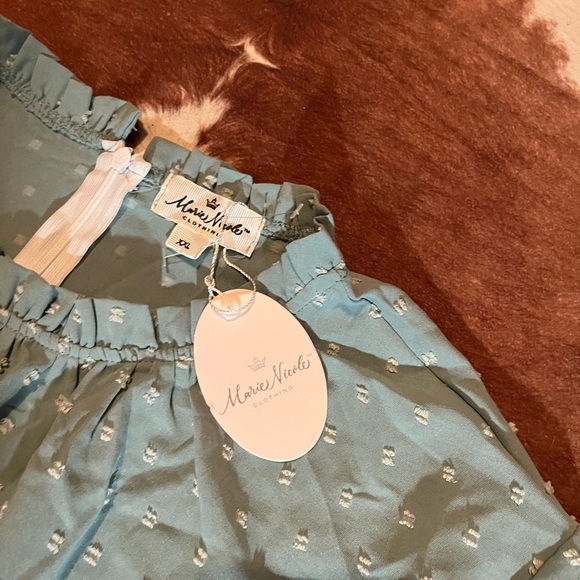 Marie Nicole dress new with tags
size XXL - Picture 4 of 5